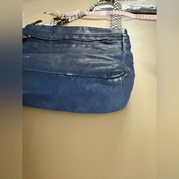 Fossil blue genuine leather crossbody bag with adjustable strap. Multi pocket - Picture 11 of 15